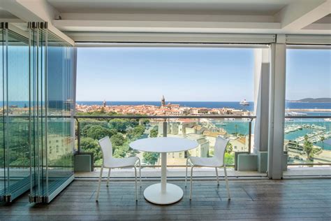 panorama dall'hotel con vista sul porto